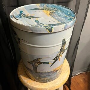 Bertels Can, Co Vintage Duck Print Metal Storage Tin - Light Blue